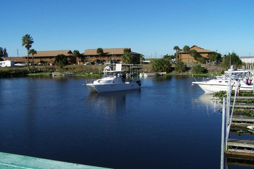 Roland Martin Marina/Resort Clewiston Bagian luar foto